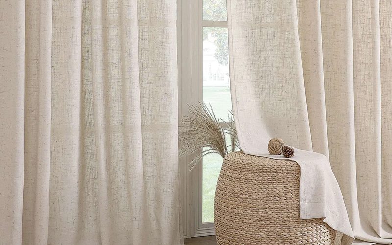 Linen curtain dry cleaning service